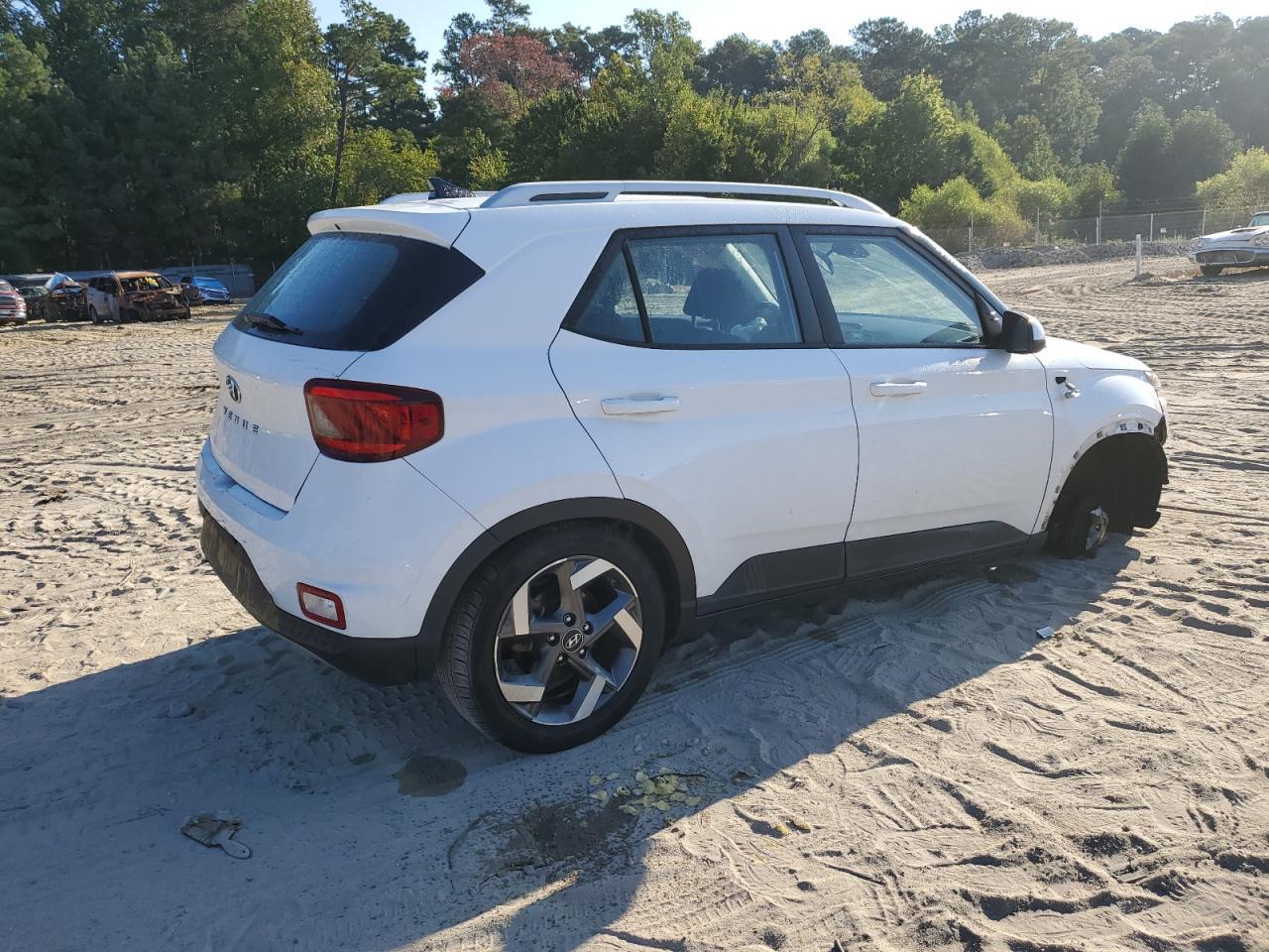 2021 Hyundai Venue Sel - Фото 3