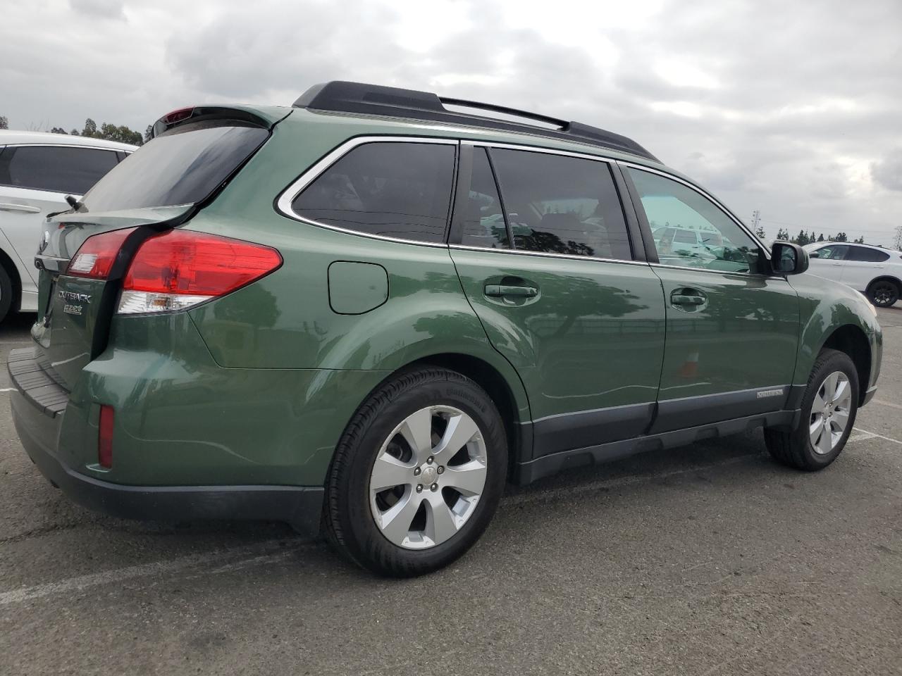 2010 Subaru Outback 2.5I Premium - Image 3