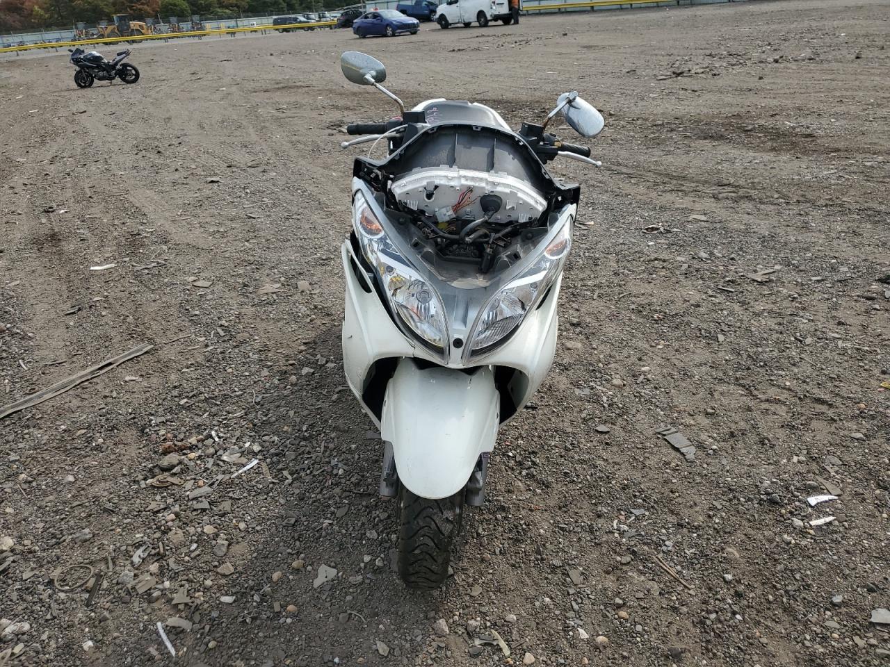 2011 Suzuki An400 A - Фото 2