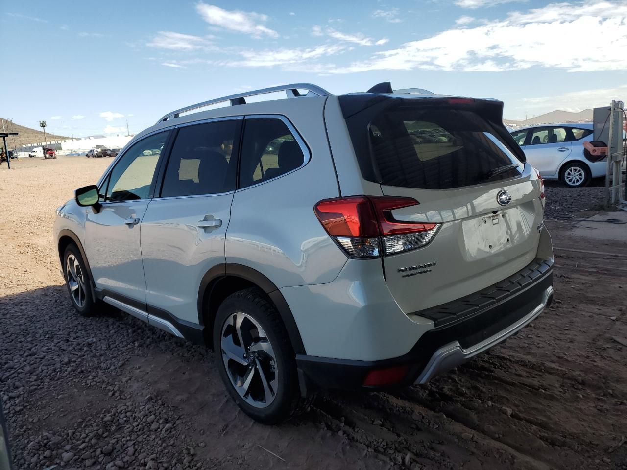2024 Subaru Forester Touring - Фото 2