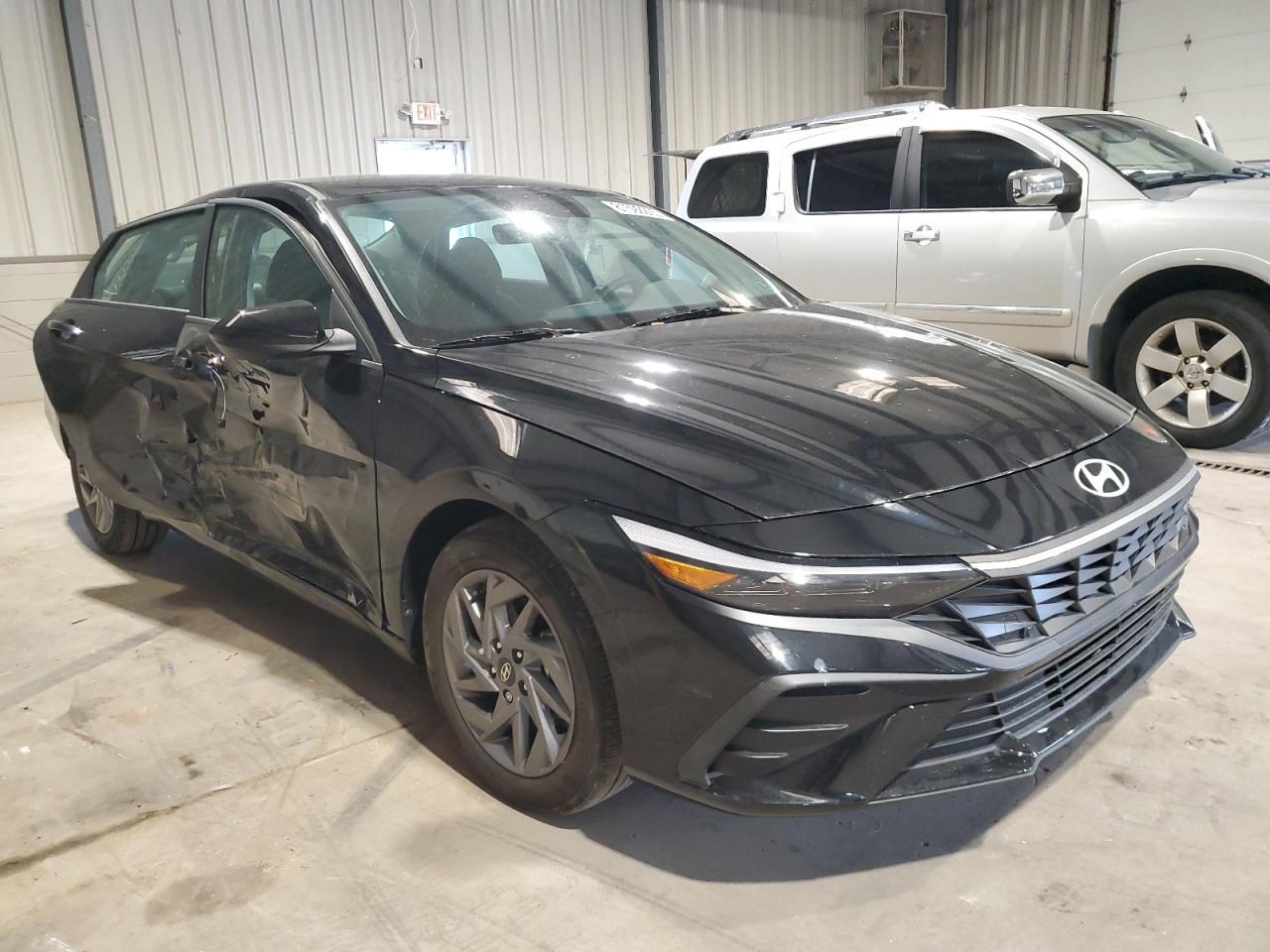 2024 Hyundai Elantra Sel - Image 4