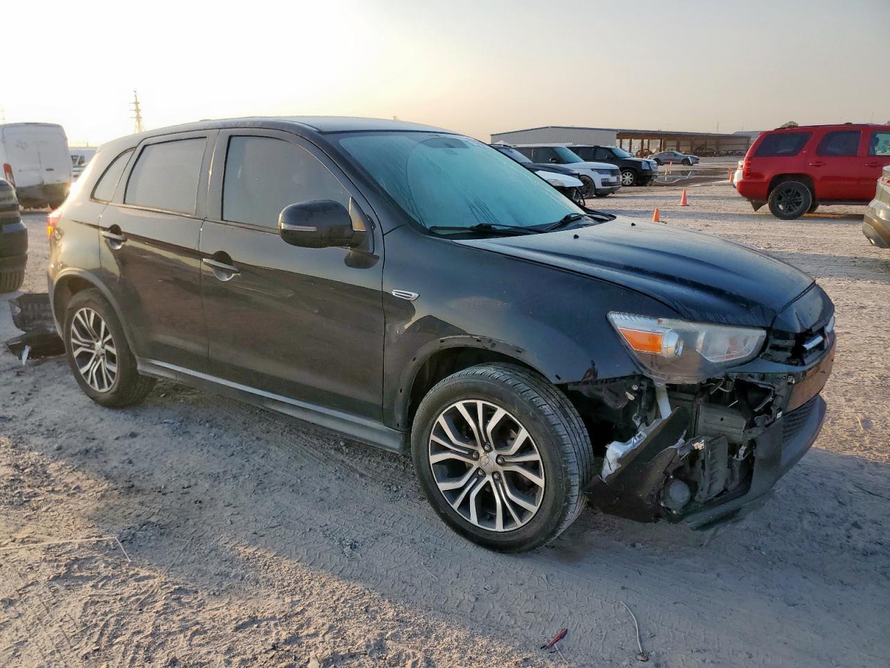 2018 Mitsubishi Outlander Sport Es - Фото 4