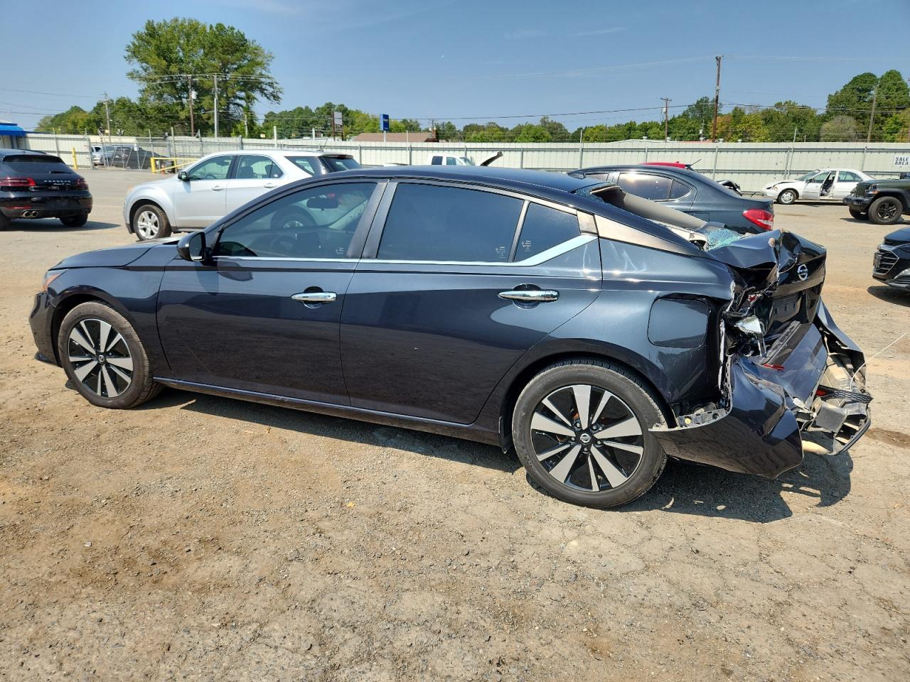 2022 Nissan Altima Sv - Image 2