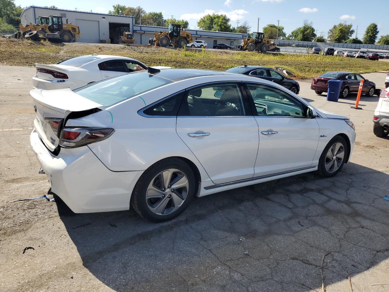 2017 Hyundai Sonata Hybrid - Фото 3