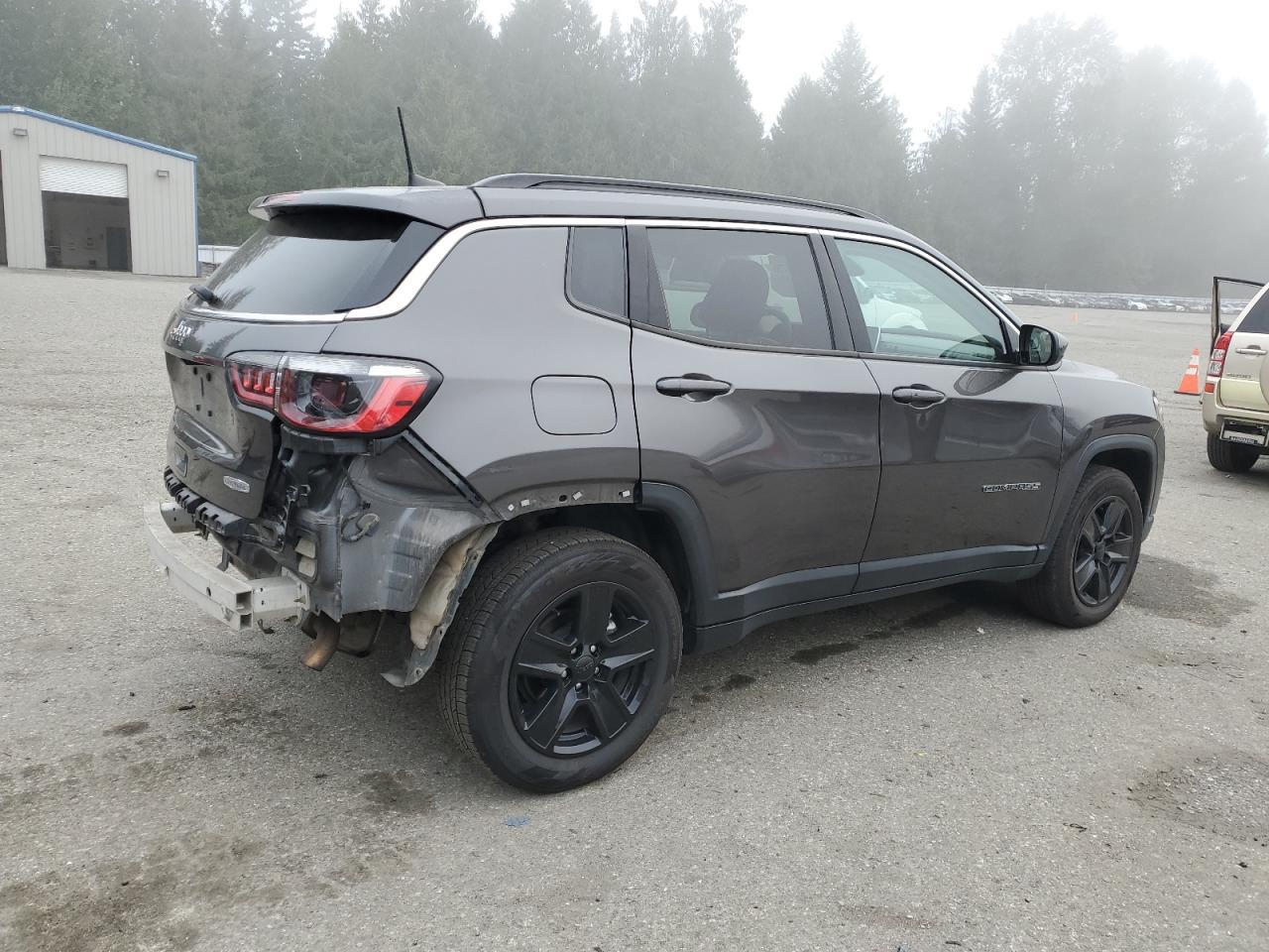 2022 Jeep Compass Latitude - Image 3