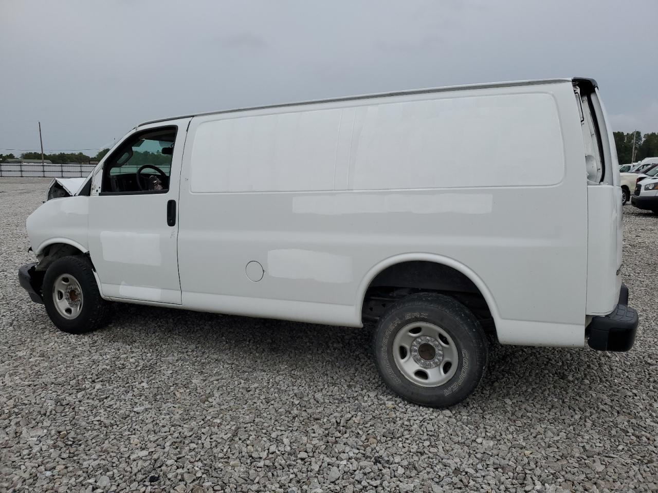 2020 Chevrolet Express G3500 - Фото 2