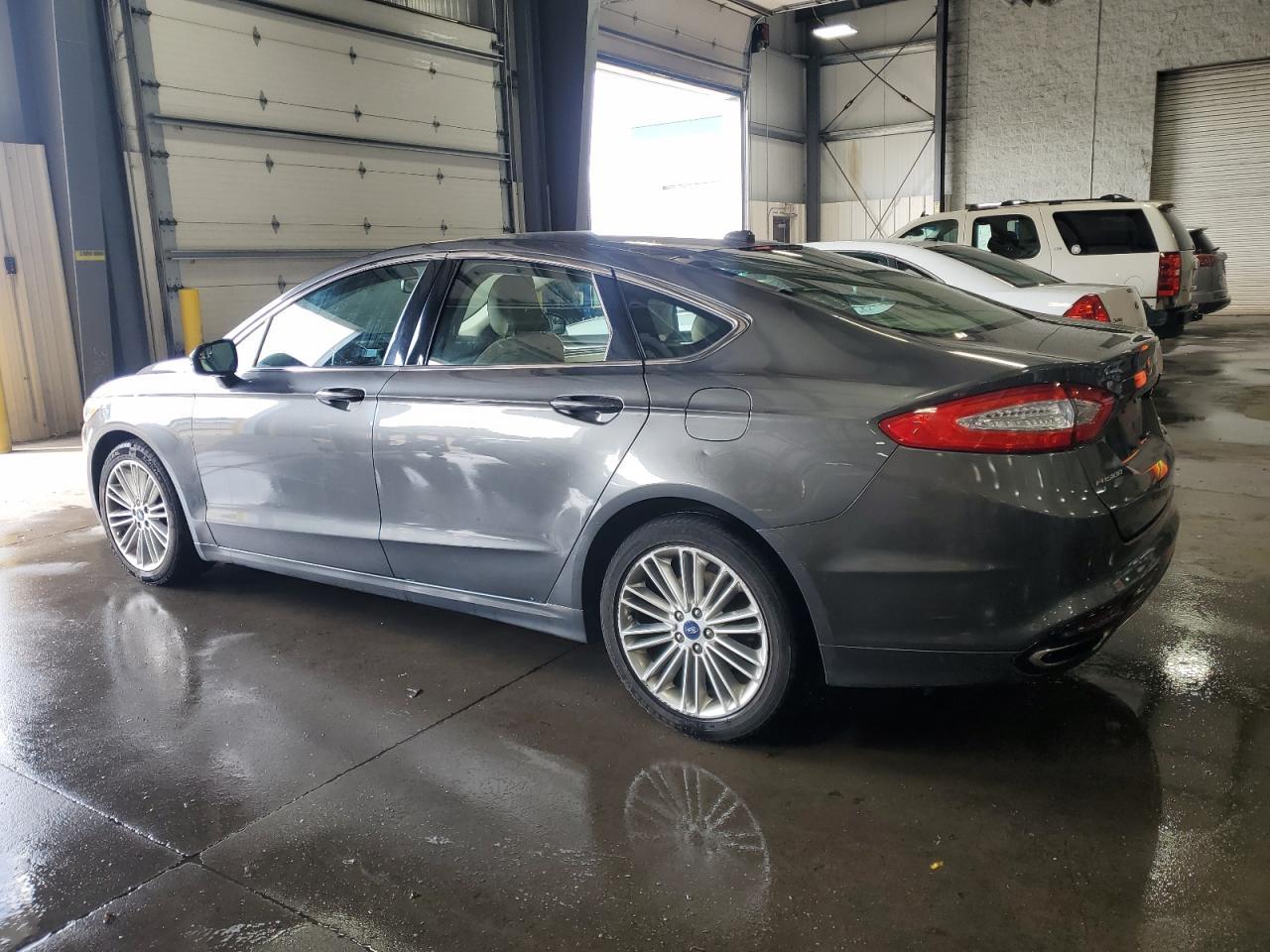 2015 Ford Fusion Se - Фото 2