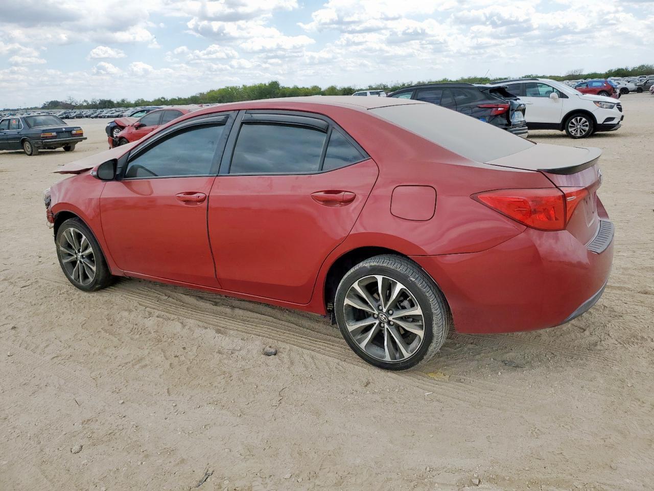 2018 Toyota Corolla L - Фото 2