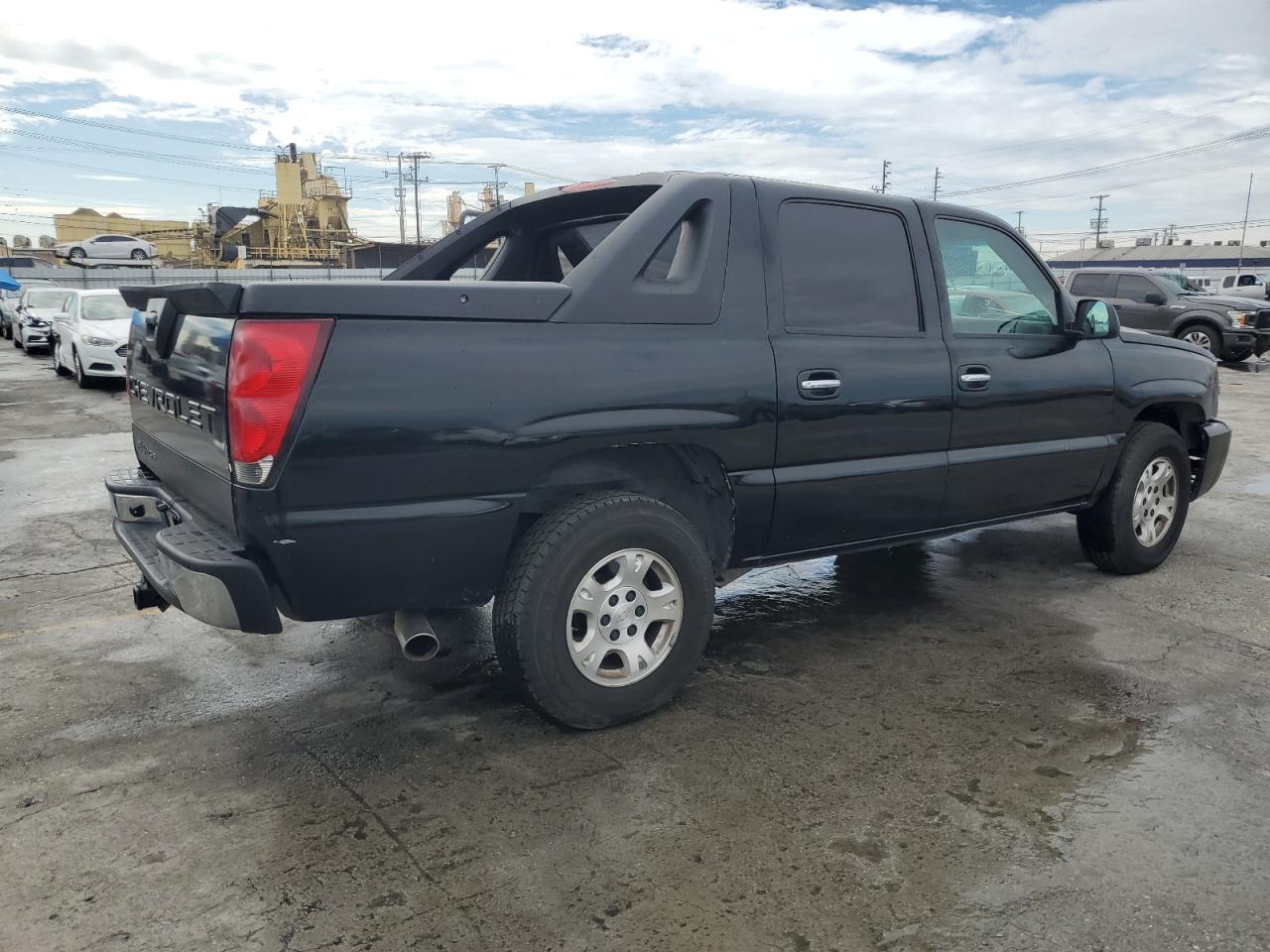 2006 Chevrolet Avalanche C1500 - Image 3