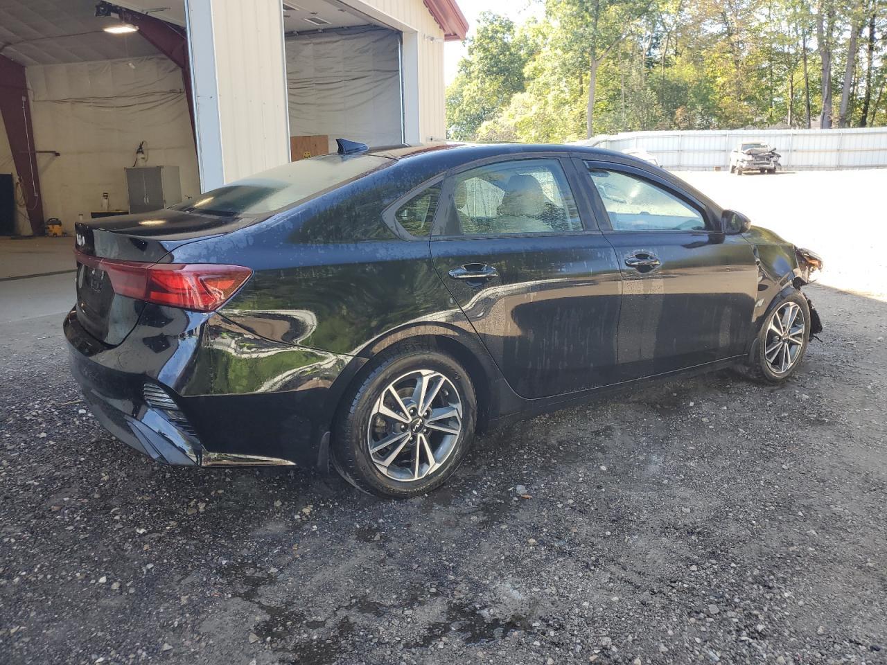 2023 Kia Forte Lx - Фото 3