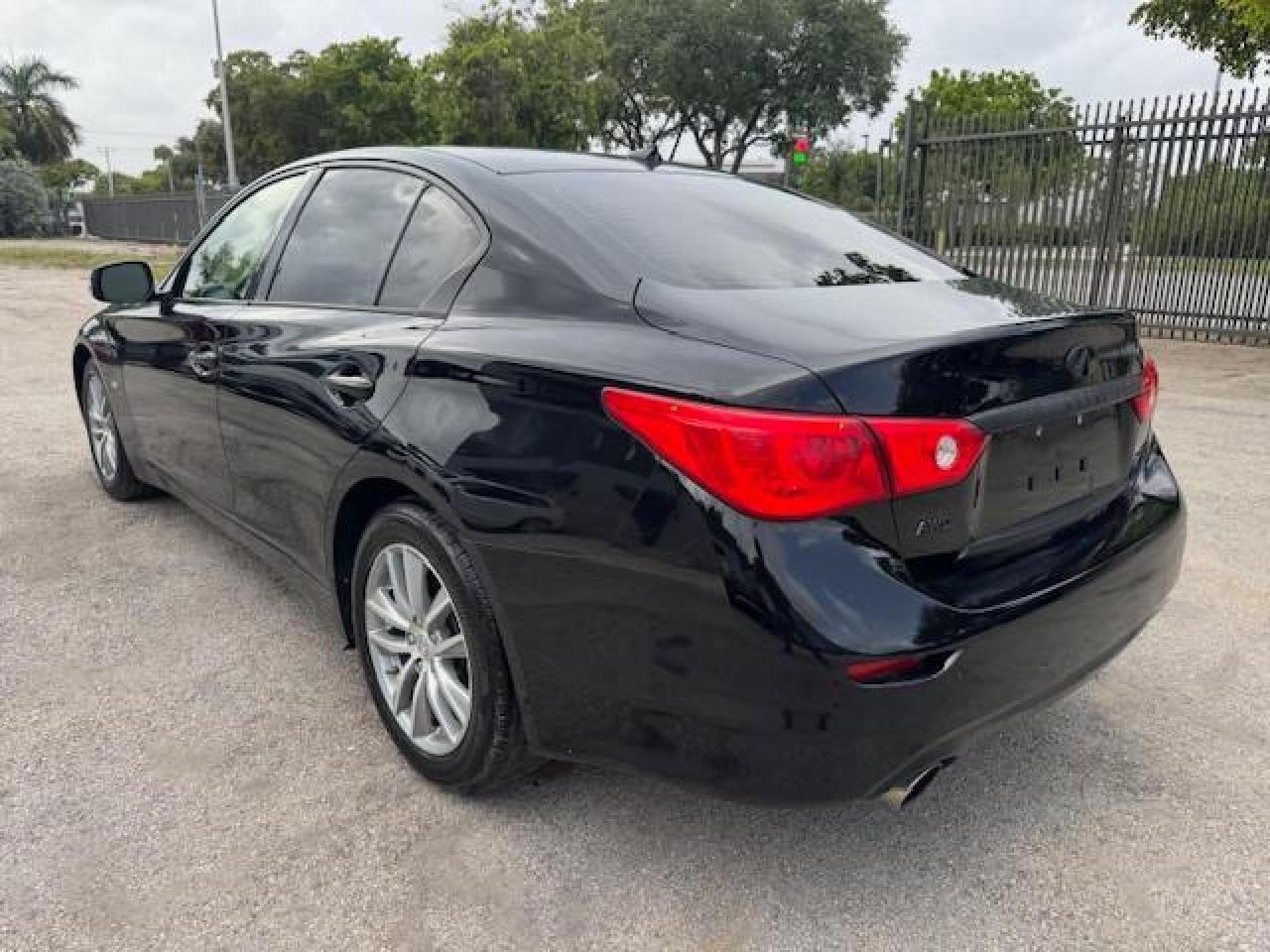 2017 Infiniti Q50 Premium - Фото 2