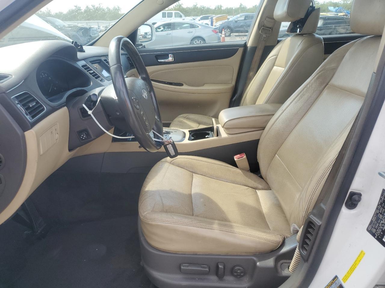 2011 Hyundai Genesis 3.8L - Фото 7