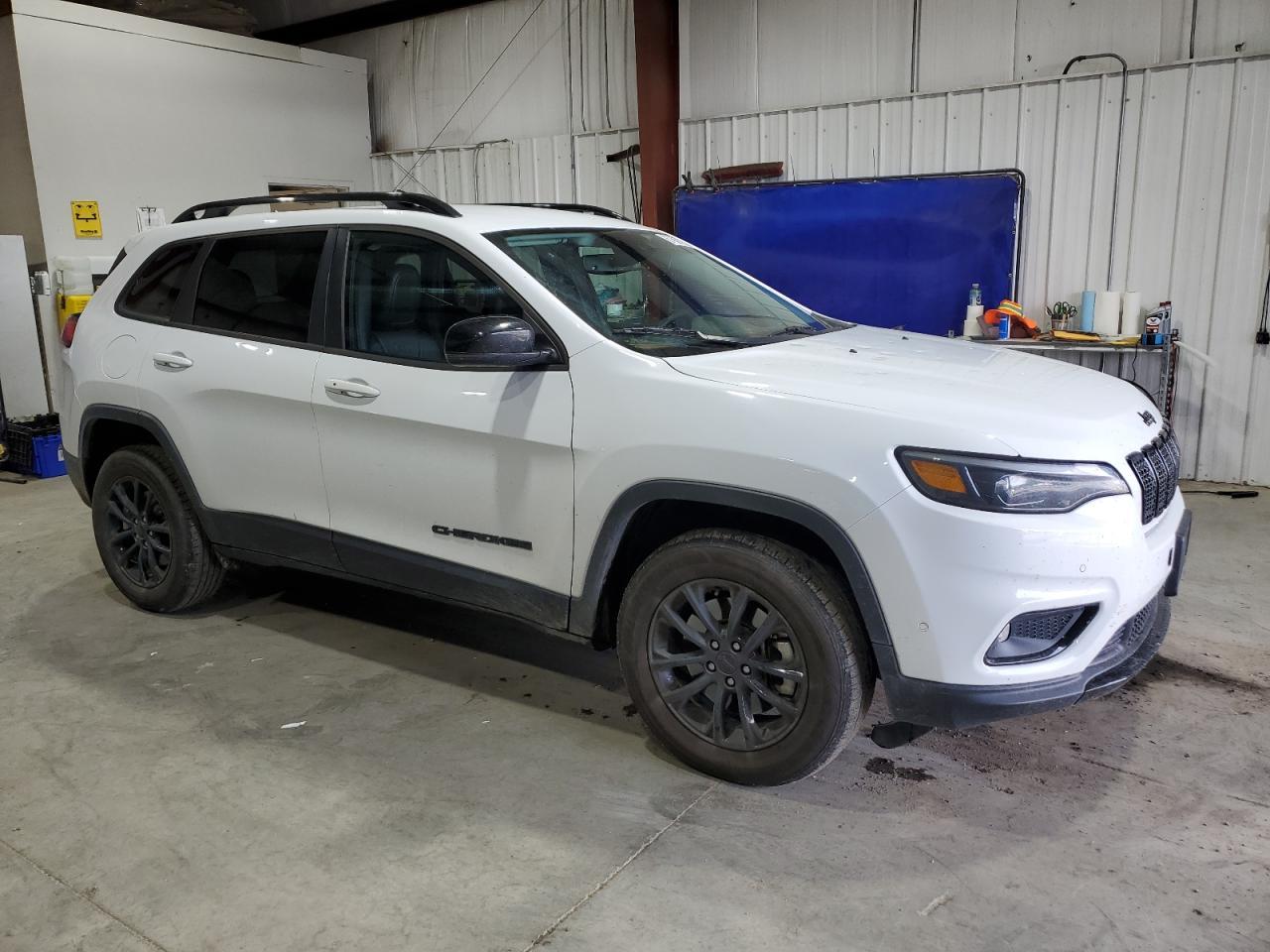 2023 Jeep Cherokee Altitude Lux - Image 4