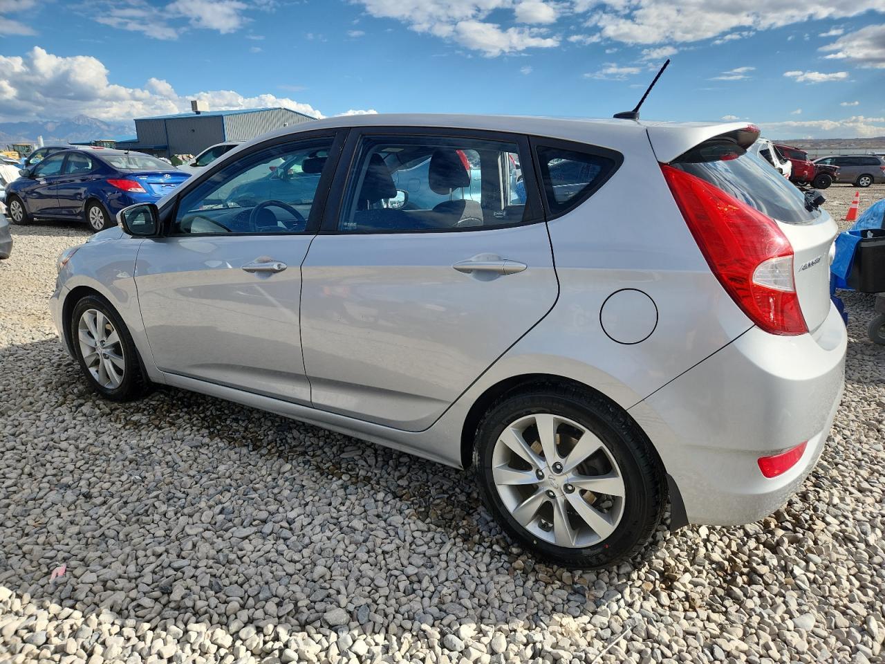 2013 Hyundai Accent Gls - Фото 2