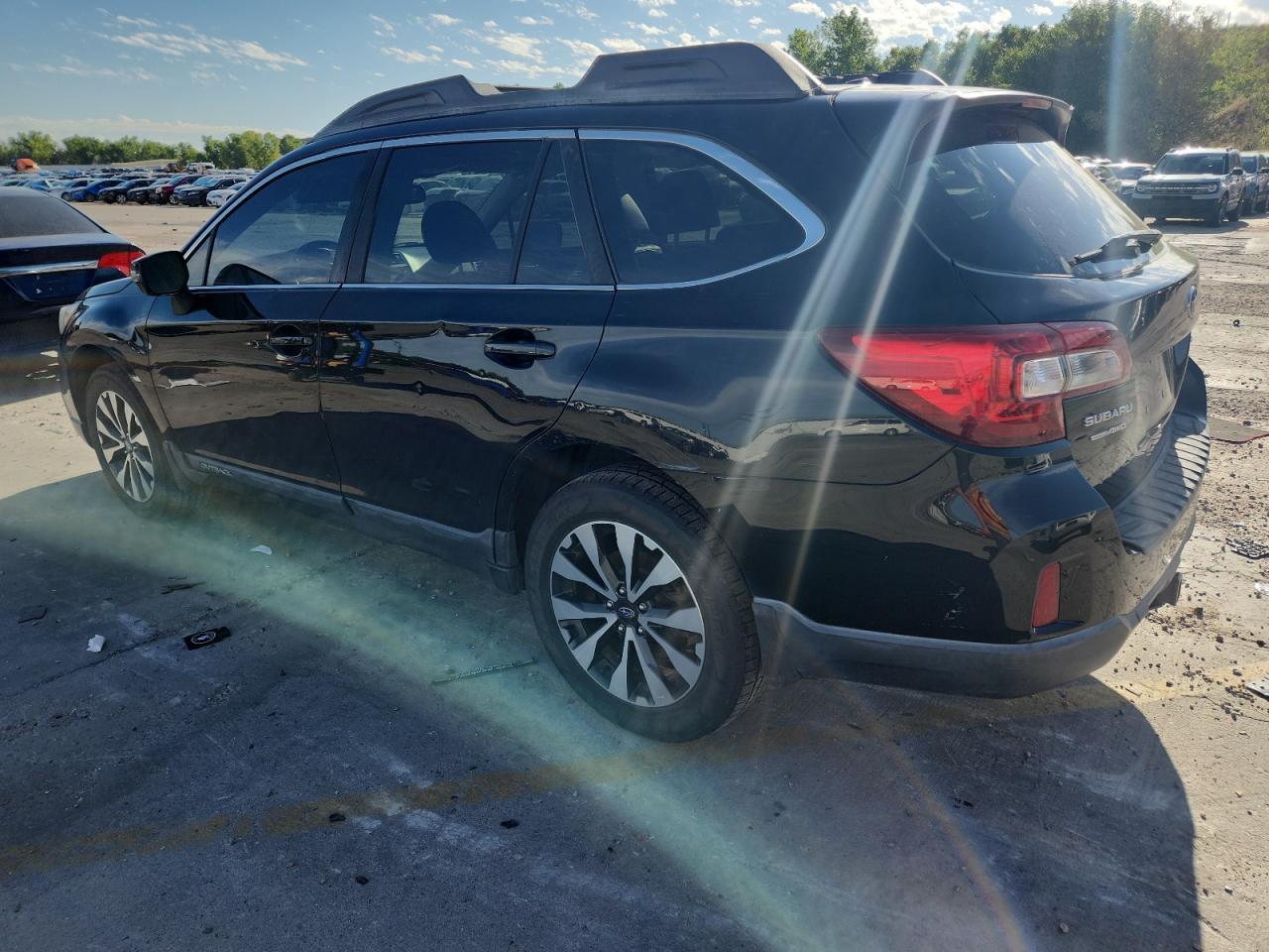 2015 Subaru Outback 3.6R Limited - Фото 2
