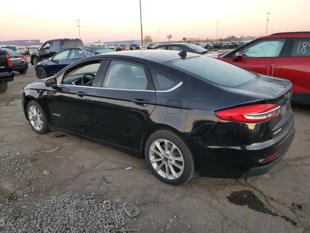 2019 Ford Fusion Se - Фото 2