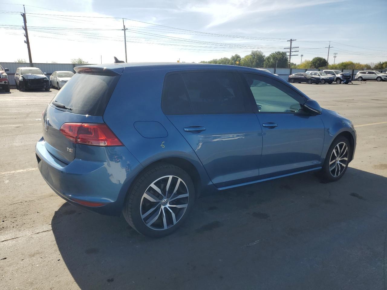 2017 Volkswagen Golf S - Image 3