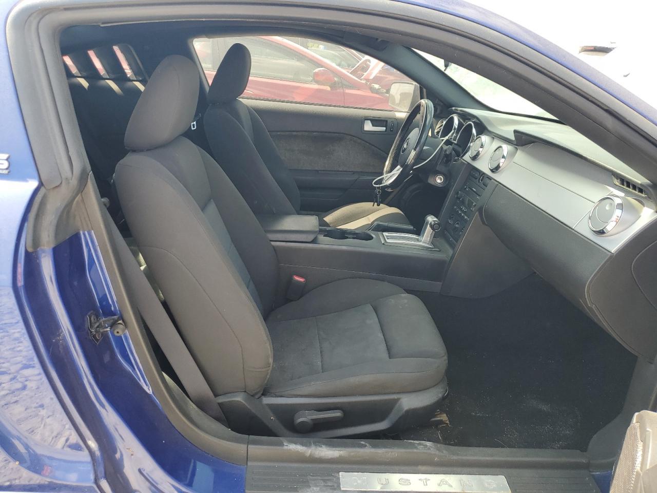 2005 Ford Mustang - Фото 7