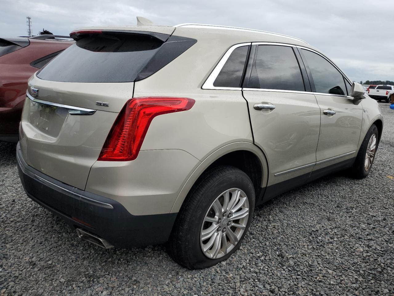 2017 Cadillac Xt5 - Image 3