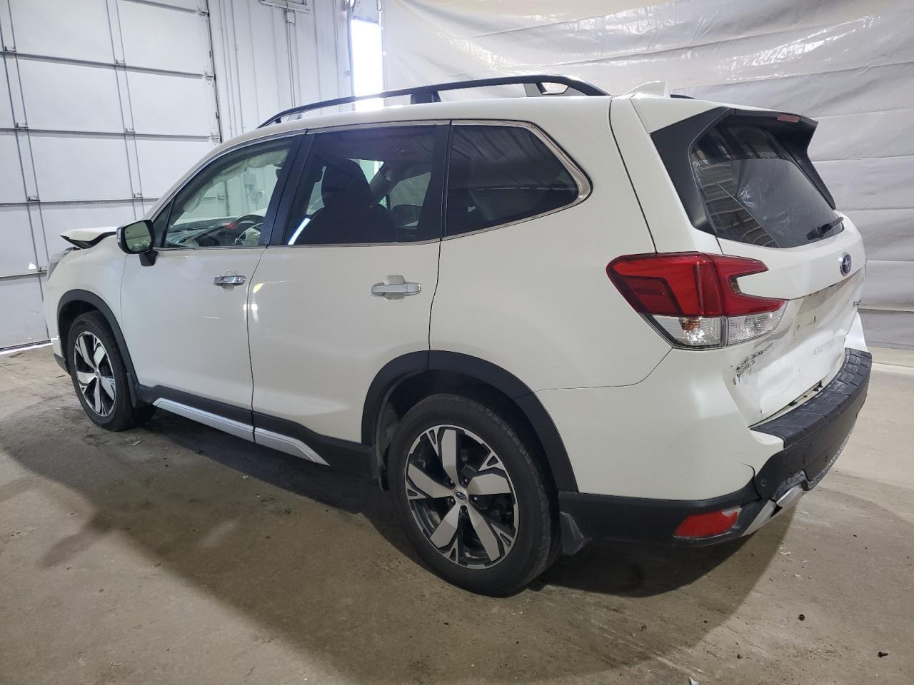 2019 Subaru Forester Touring - Image 2