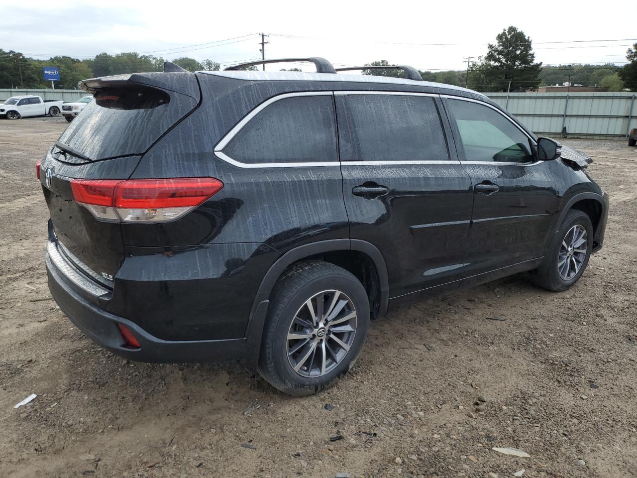 2018 Toyota Highlander Se - Фото 3