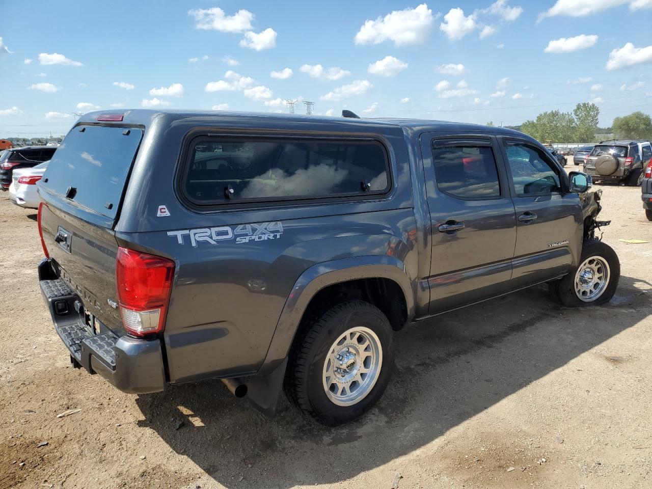 2017 Toyota Tacoma Double Cab - Фото 3