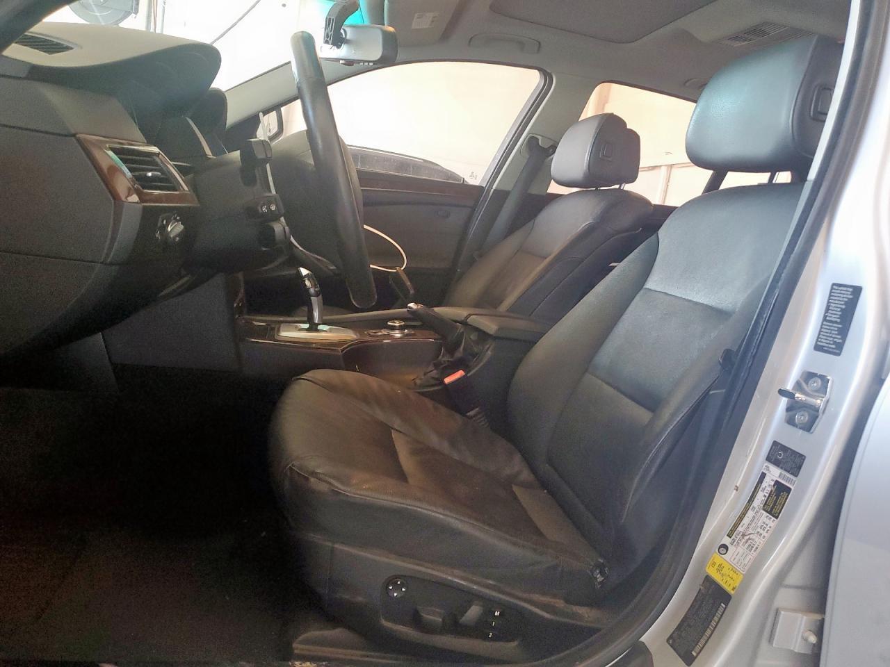 2010 BMW 535 Xi - Image 7