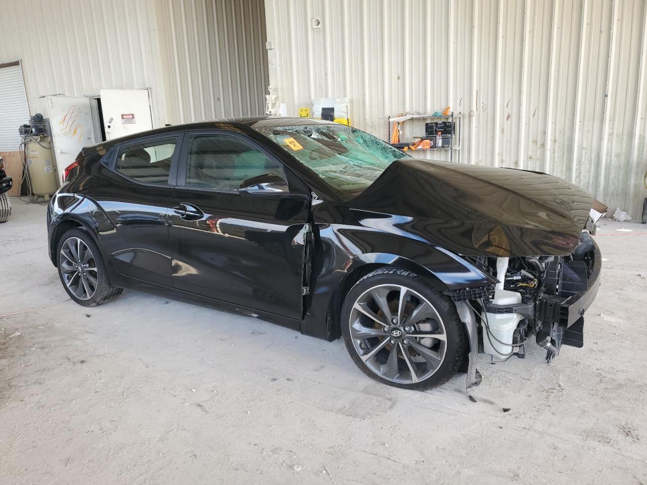 2020 Hyundai Veloster Base - Image 4