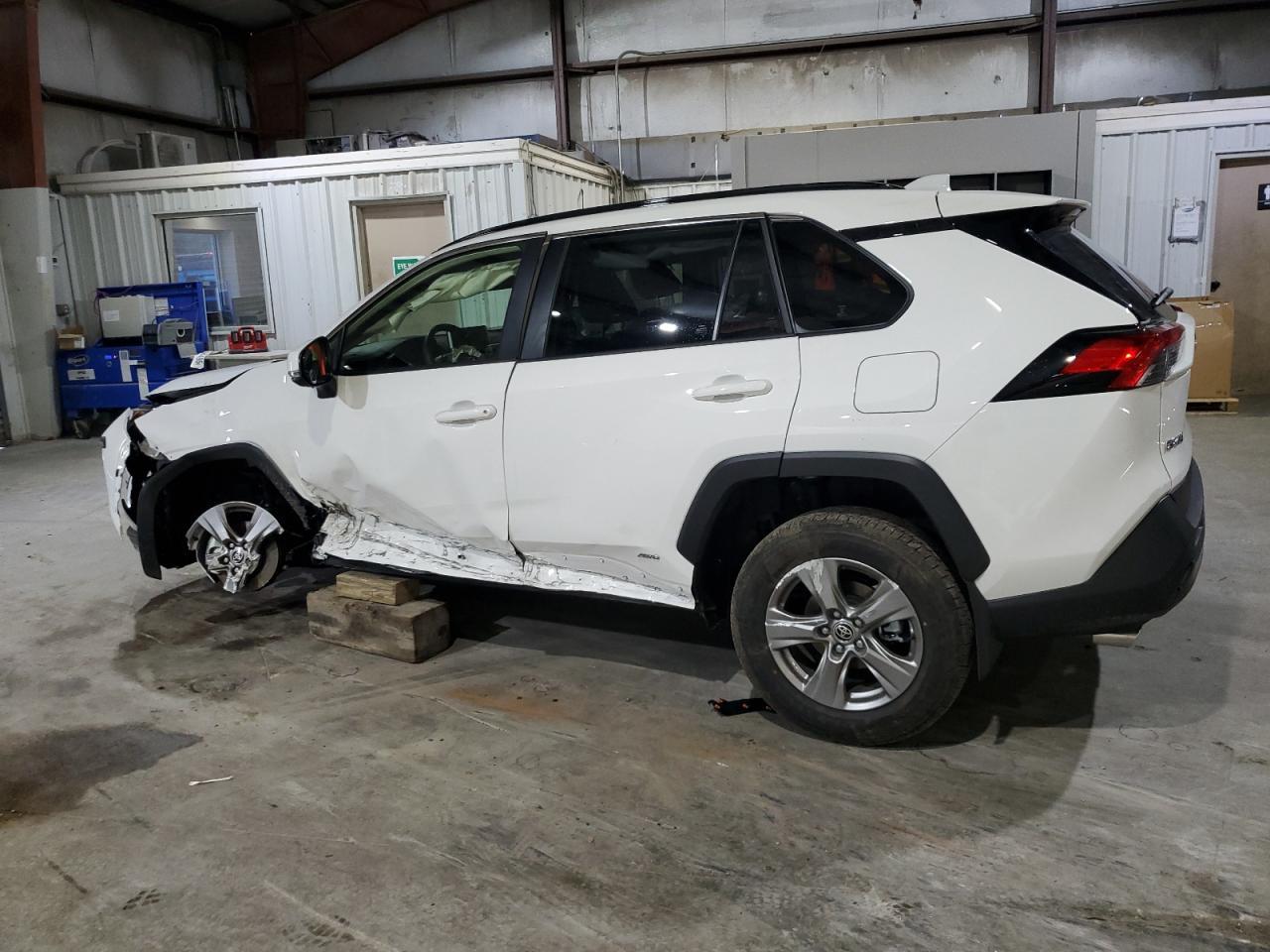 2025 Toyota Rav4 Hybrid Le - Фото 2