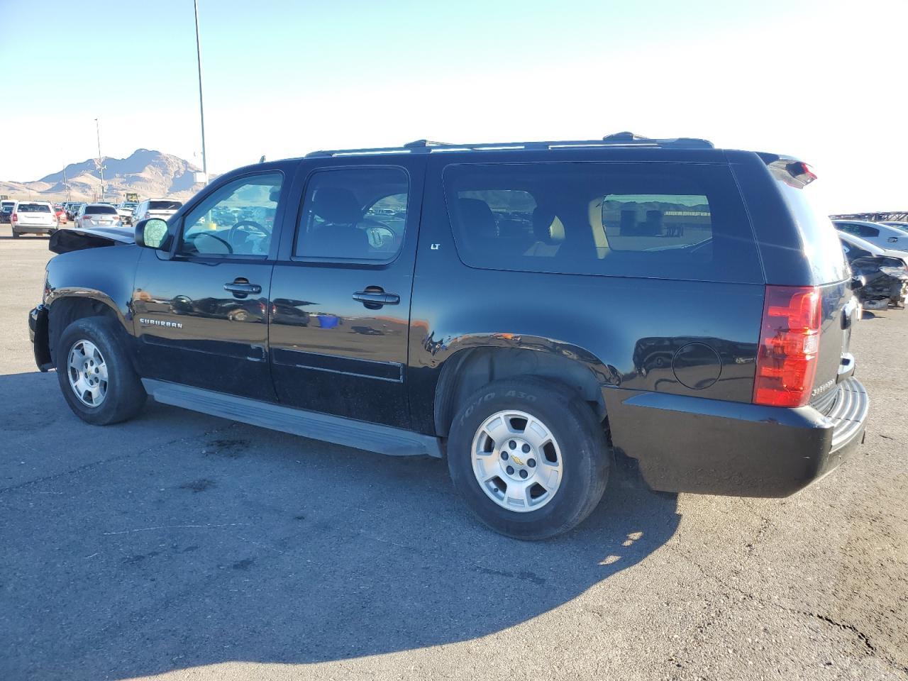 2012 Chevrolet Suburban C1500 Lt - Image 2