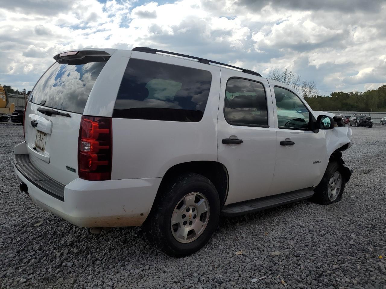 2010 Chevrolet Tahoe C1500 Ls - Image 3