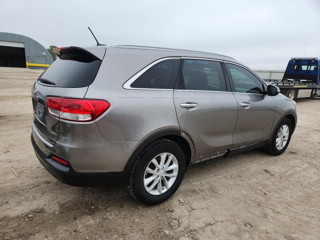 2017 Kia Sorento Lx - Image 3