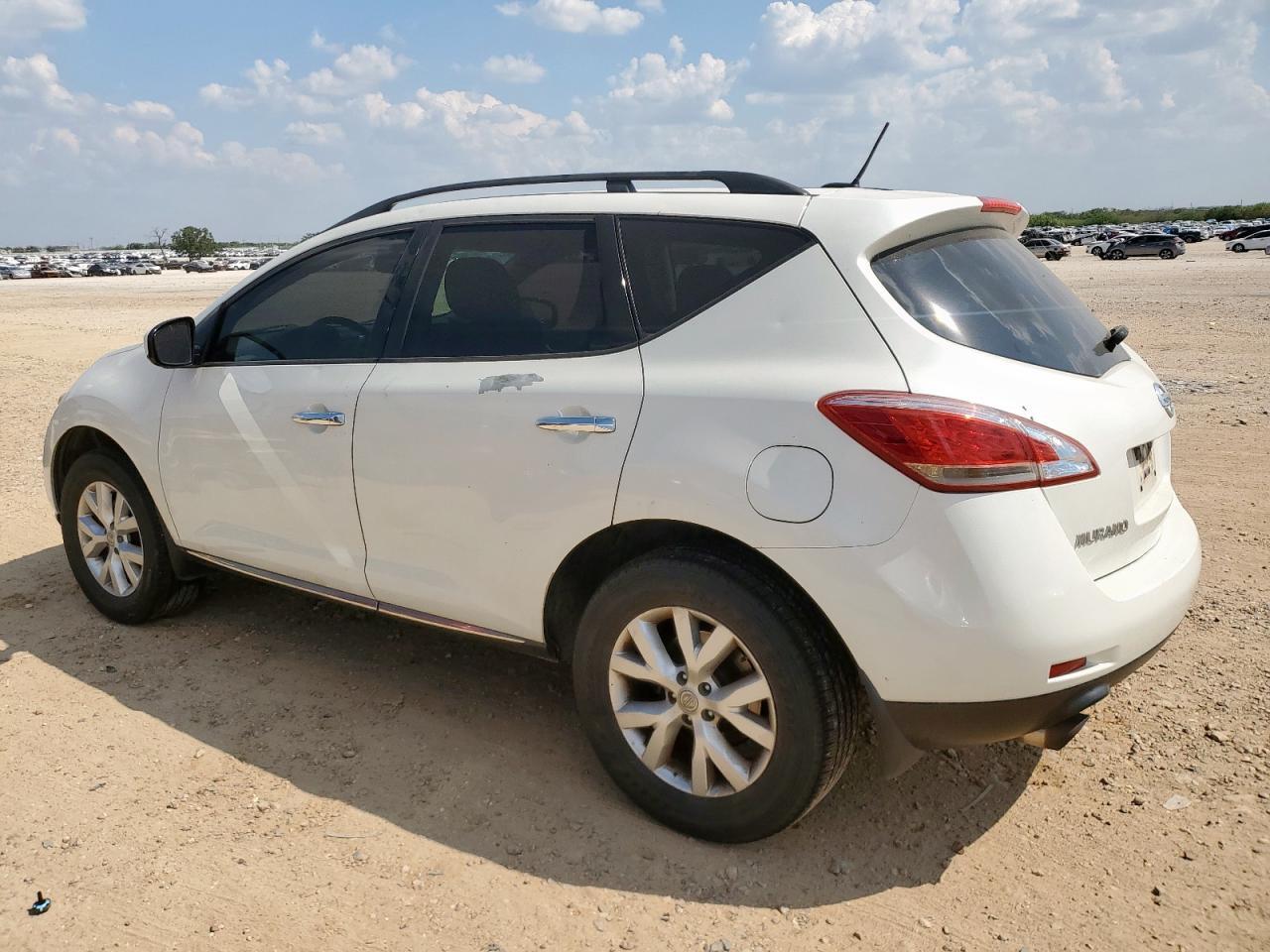 2014 Nissan Murano S - Image 2