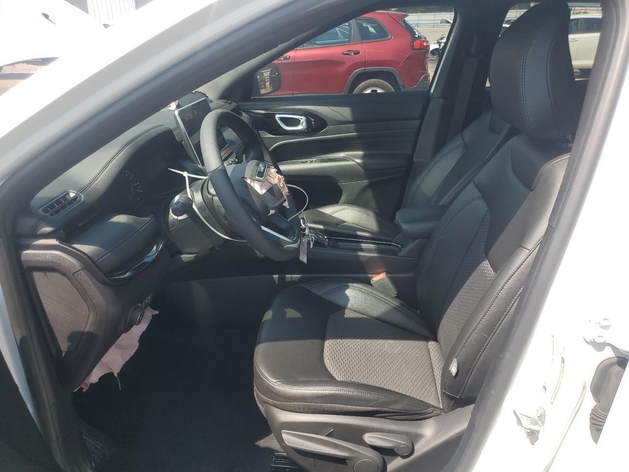 2025 Jeep Compass Latitude - Фото 7