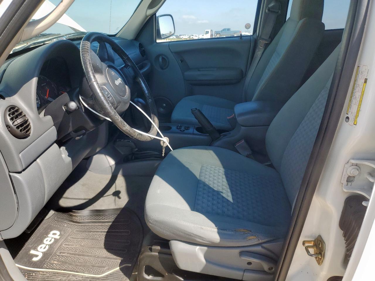 2006 Jeep Liberty Sport - Фото 7