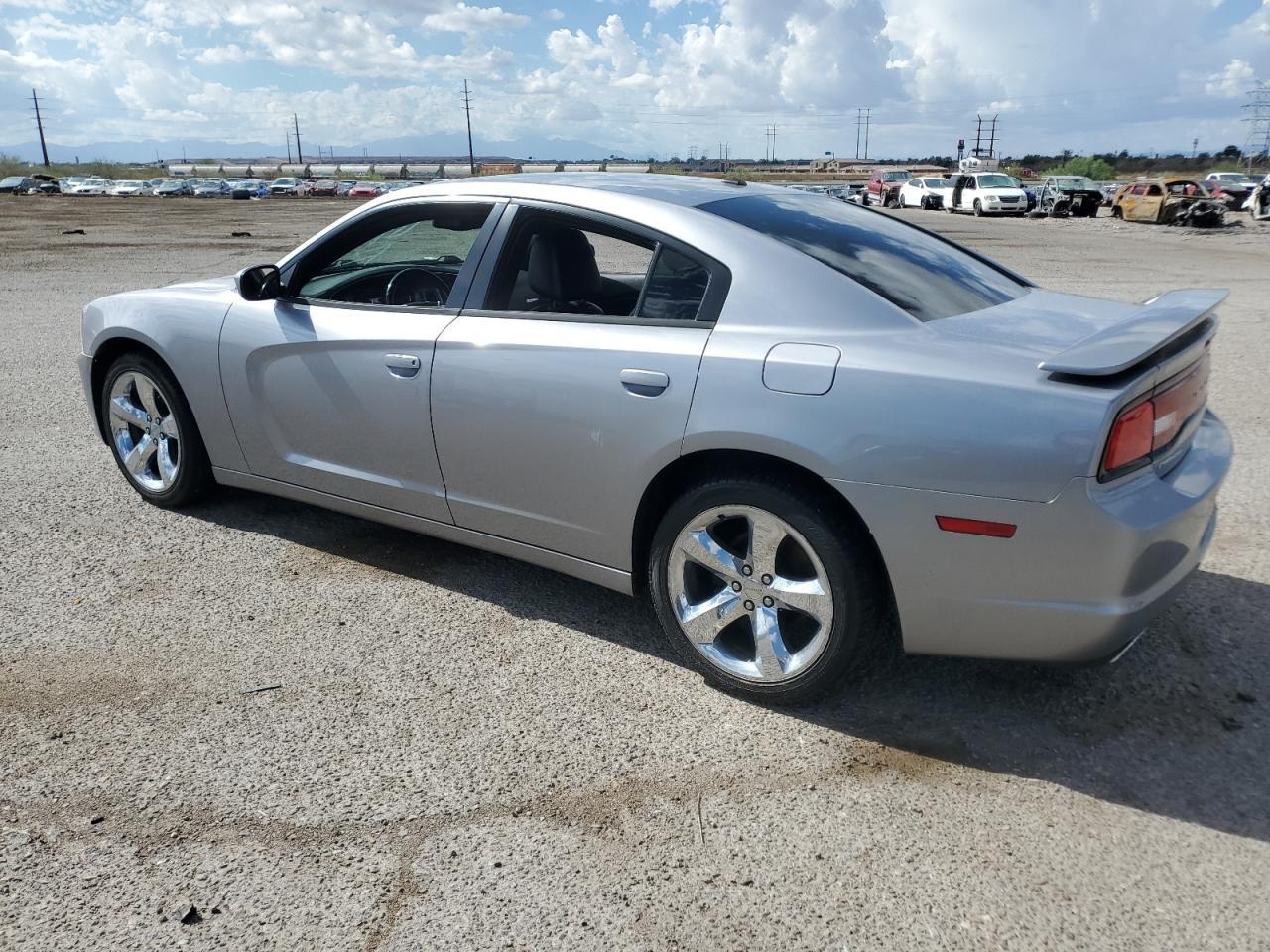 2013 Dodge Charger Sxt - Фото 2