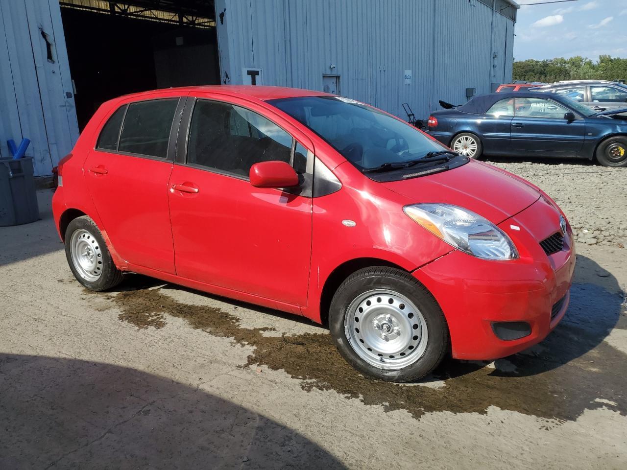2011 Toyota Yaris Base - Фото 4