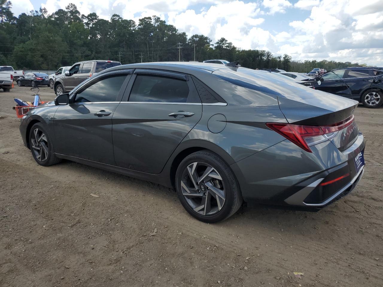 2024 Hyundai Elantra Limited - Image 2