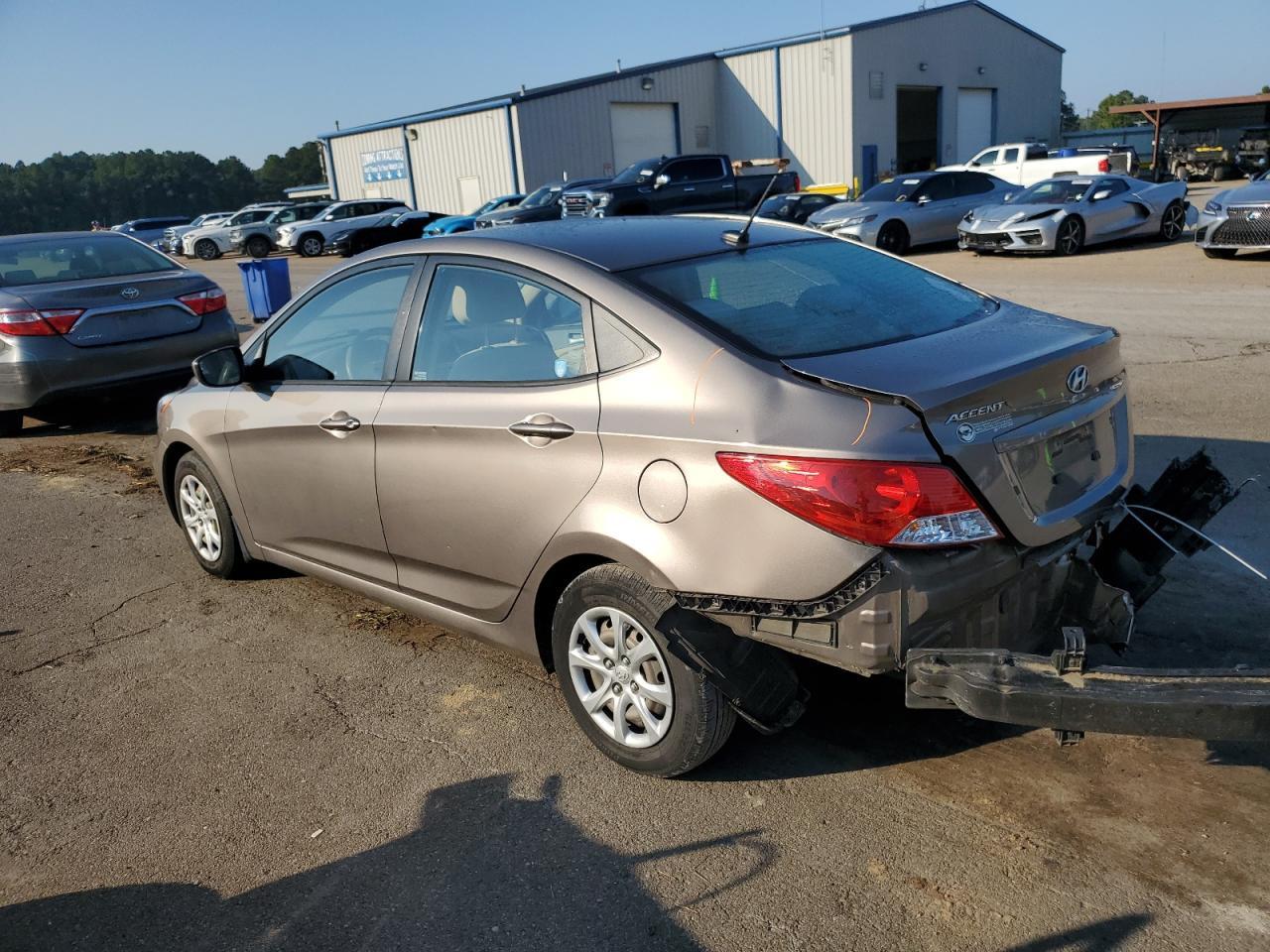2013 Hyundai Accent Gls - Фото 2