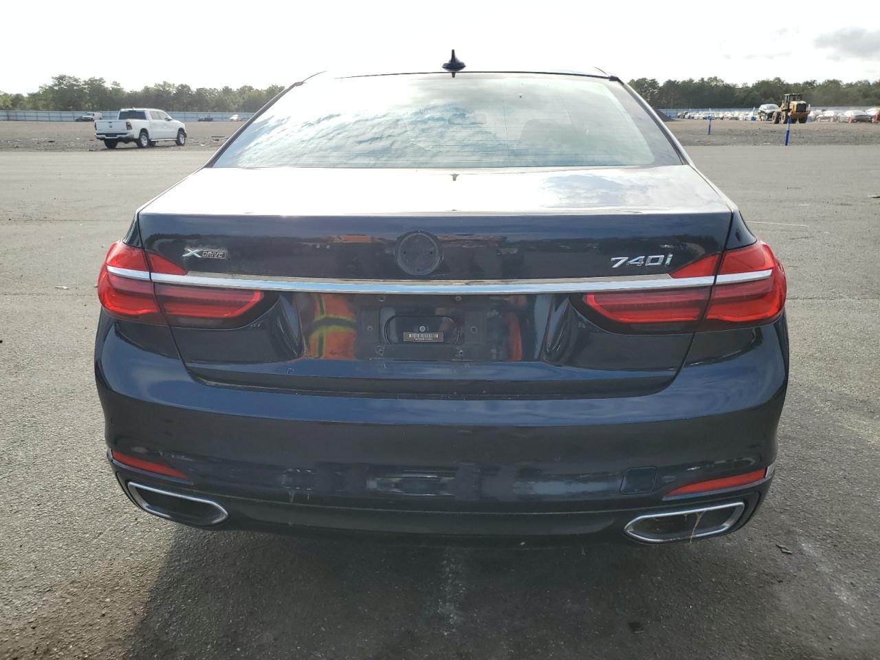 2017 BMW 740 Xi - Image 6