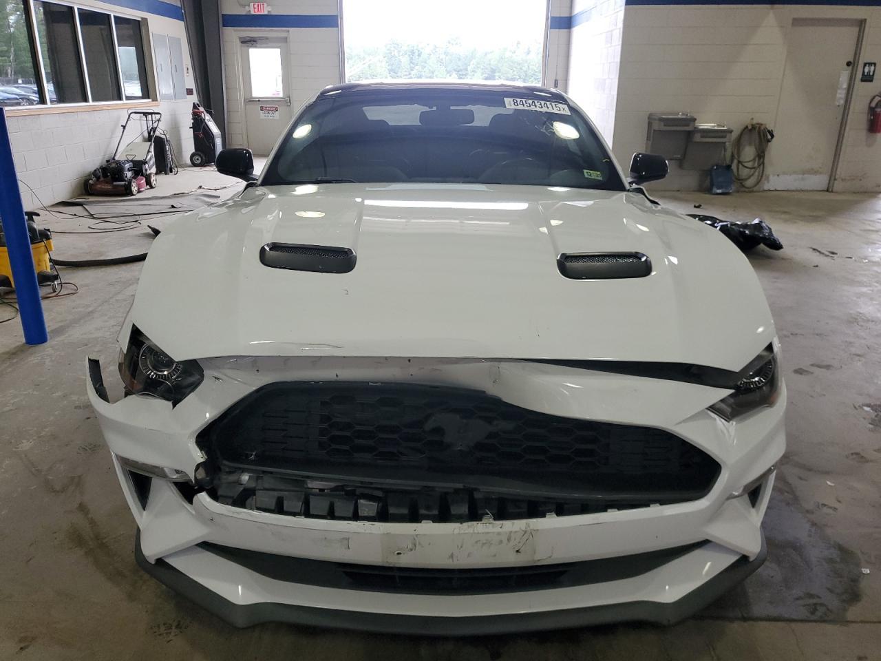2019 Ford Mustang - Image 5