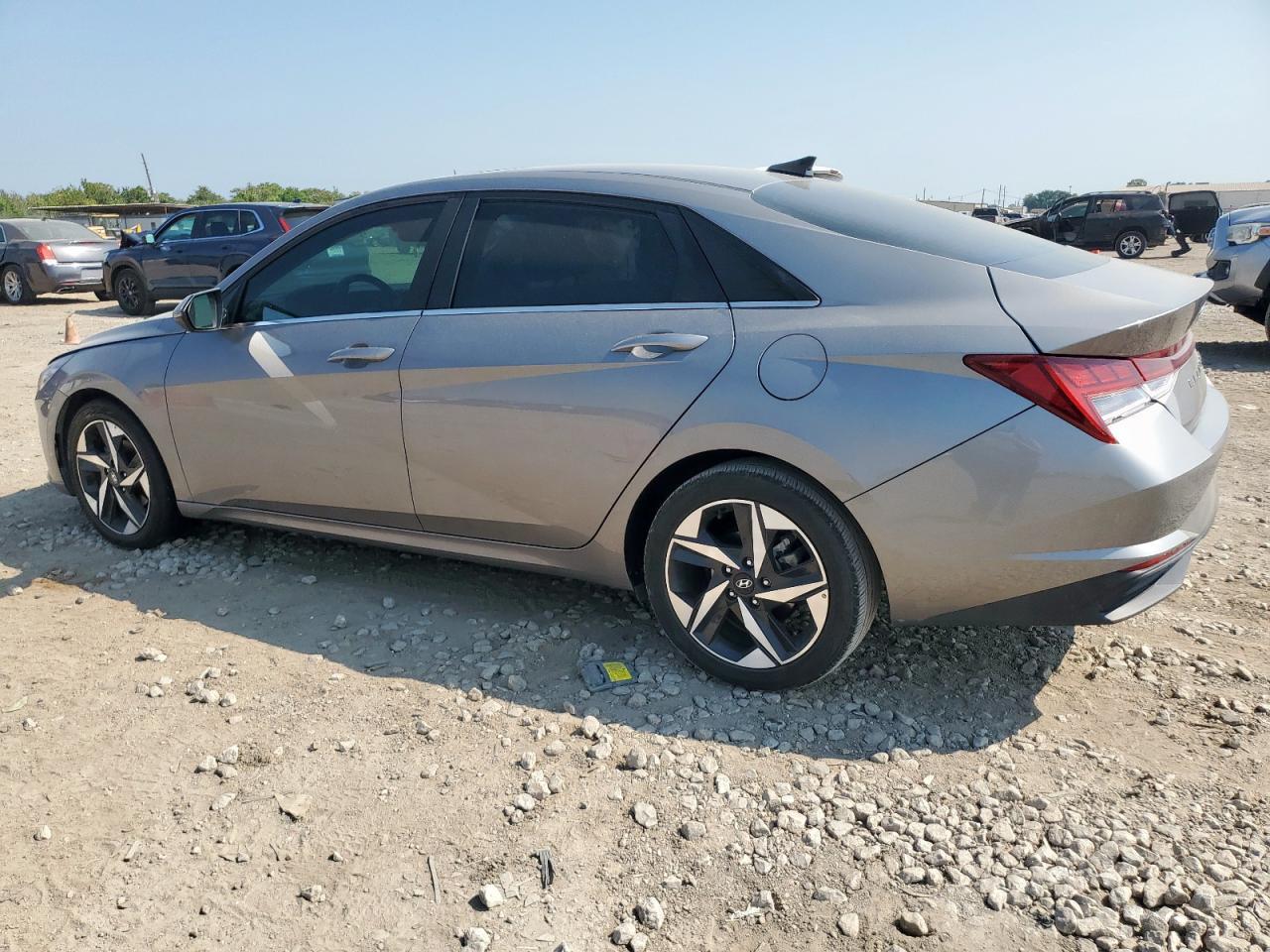 2023 Hyundai Elantra Limited - Фото 2