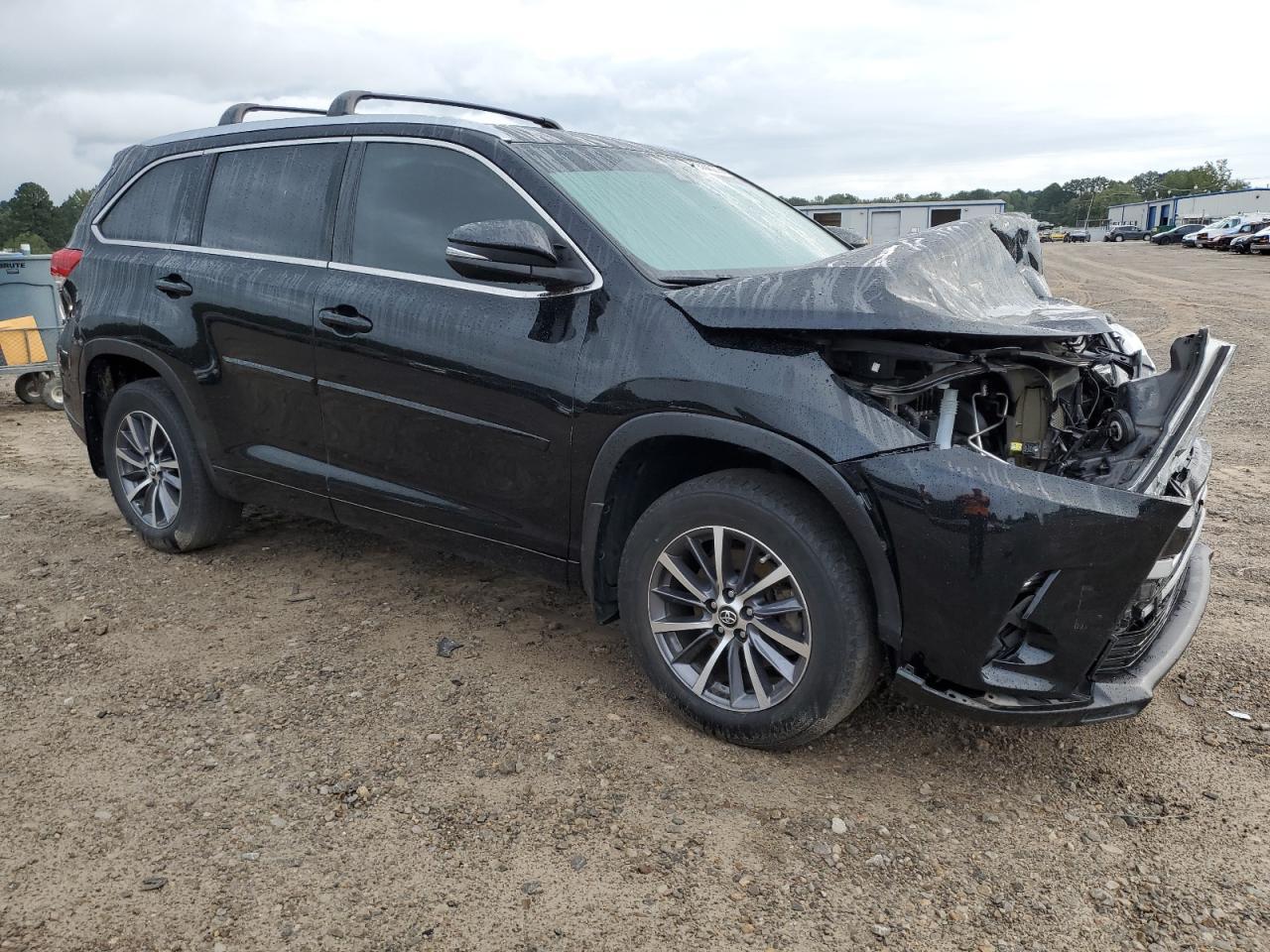 2018 Toyota Highlander Se - Фото 4