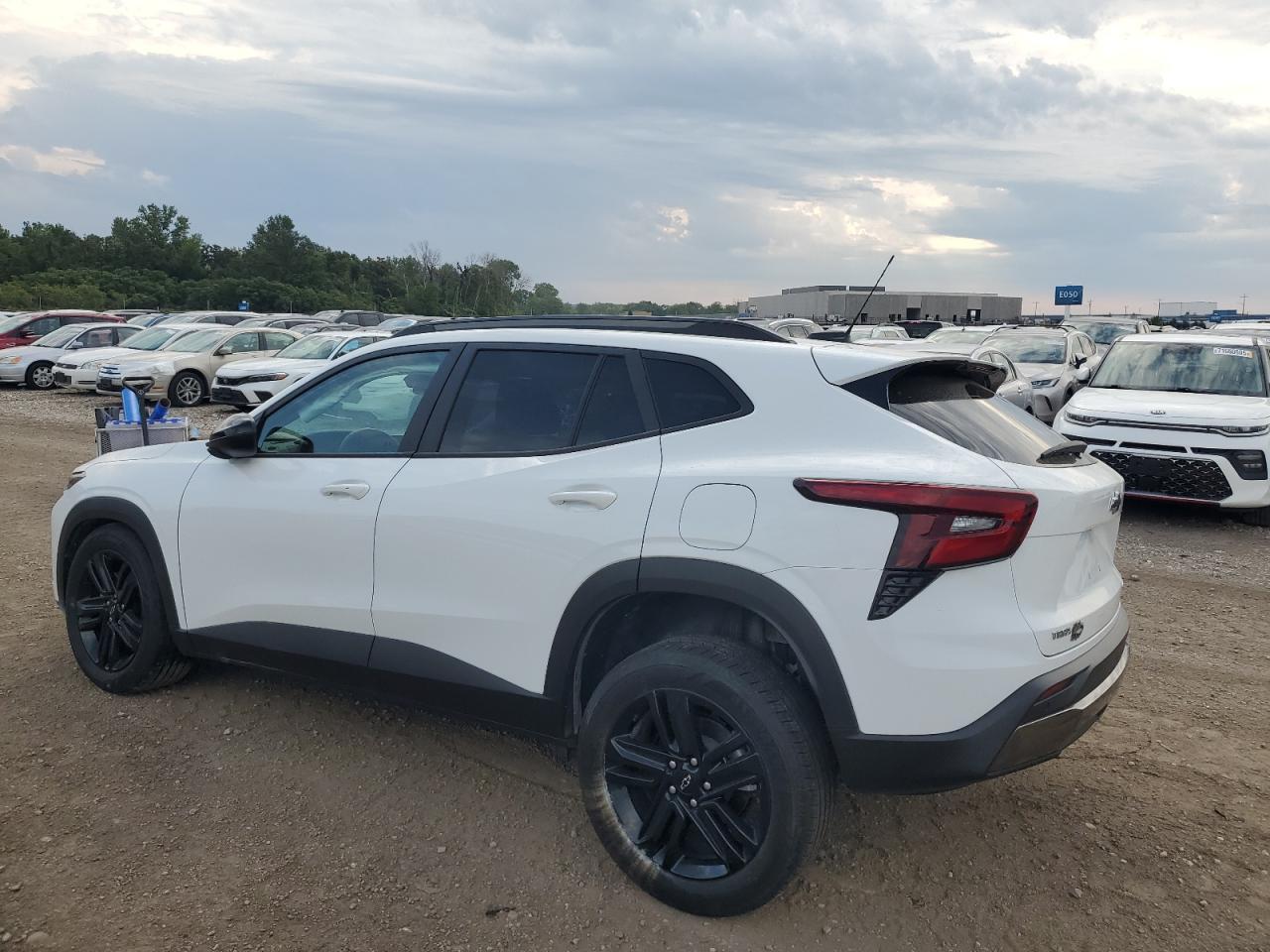 2024 Chev Trax - Фото 2