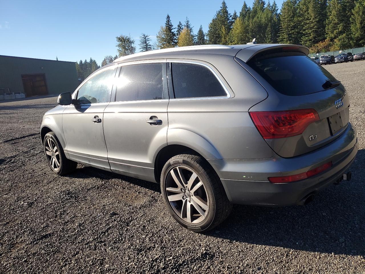 2013 Audi Q7 Premium Plus - Image 2