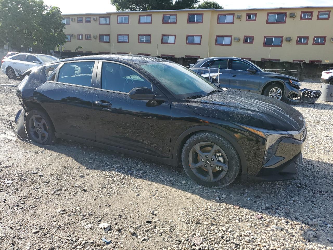 2025 Kia K4 Lx - Image 4