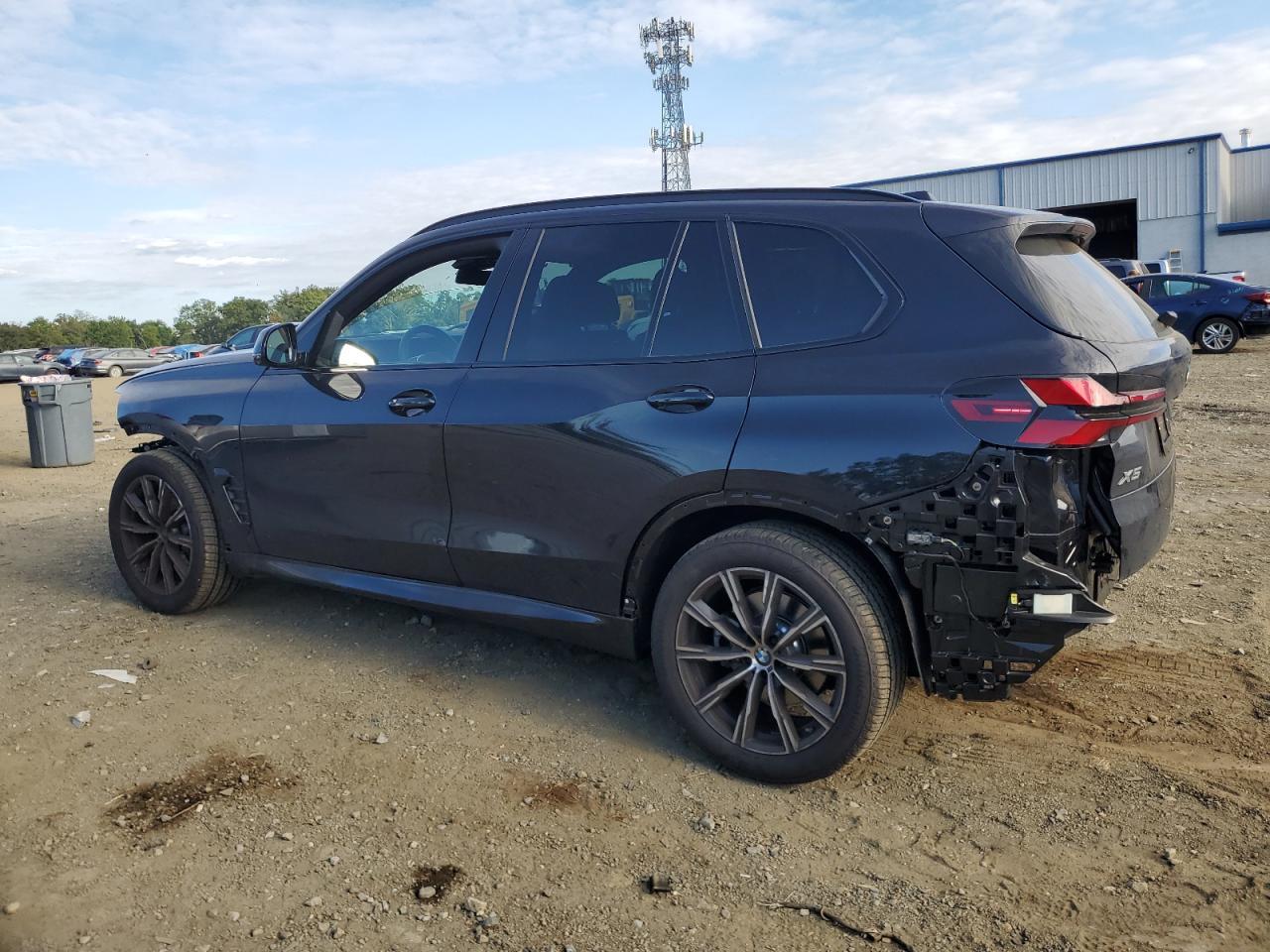 2025 BMW X5 xDrive40I - Фото 2
