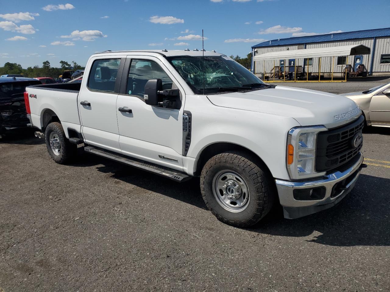 2023 Ford F250 Super Duty - Фото 4