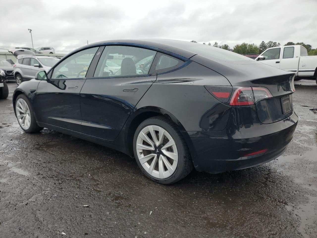 2023 Tesla Model 3 - Фото 2