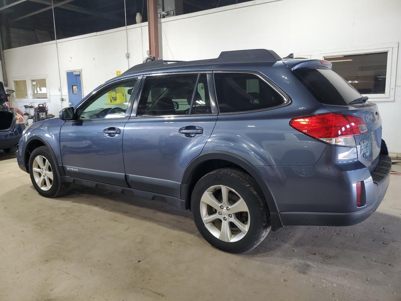 2013 Subaru Outback 2.5I Limited - Фото 2